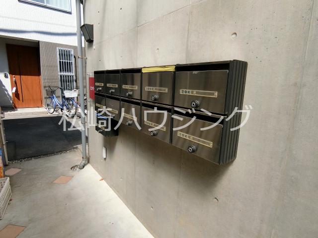 ビオラハイツ2階 エントランス