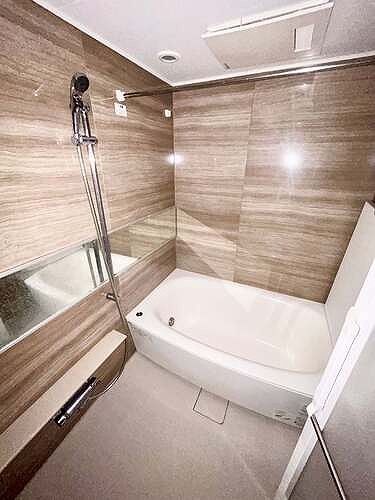 ライオンズ川口幸町グランフォート2階 バス