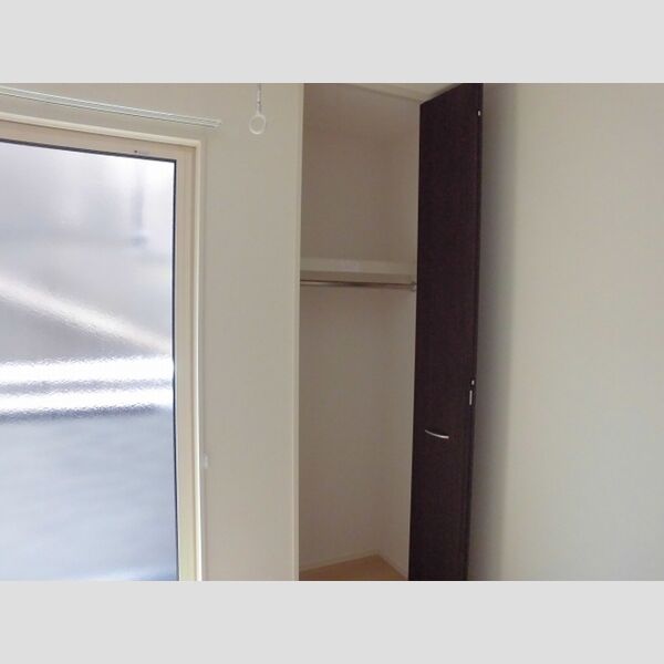 PREZIO K 洋室5.9帖　クローゼット