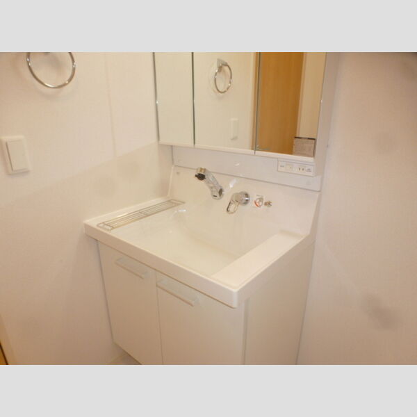 ヴィラ川口南町 洗髪洗面化粧台