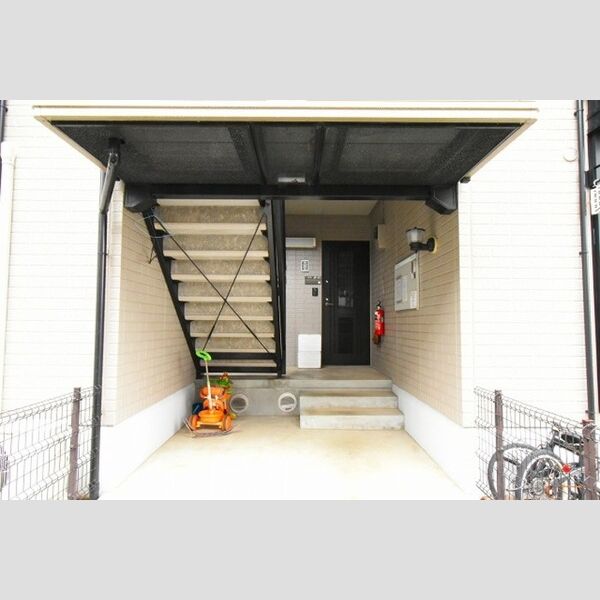 ラ・ベルメゾン　Ⅱ202号室 エントランス