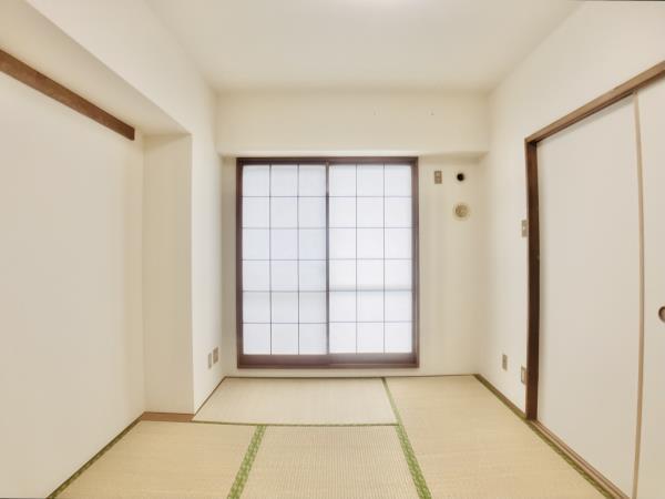 東建ニューハイツ港南中央1階 リビング