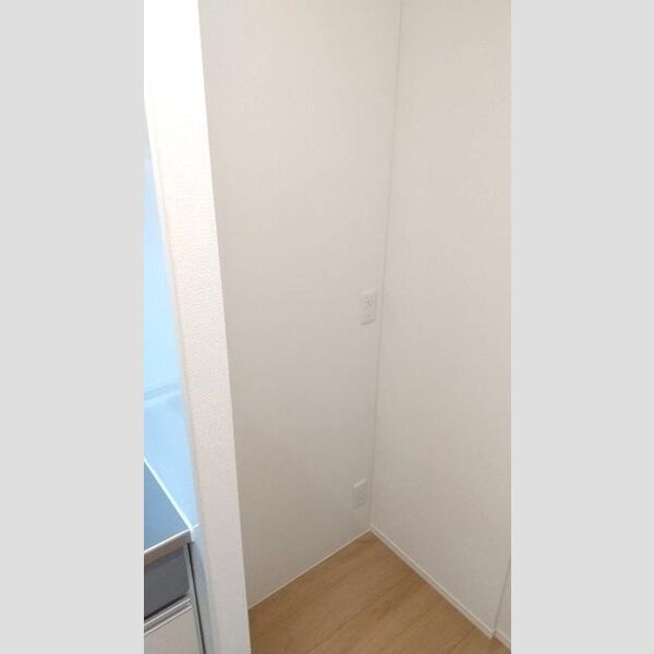 ラリュール江戸川Ⅰ201号室 冷蔵庫置場