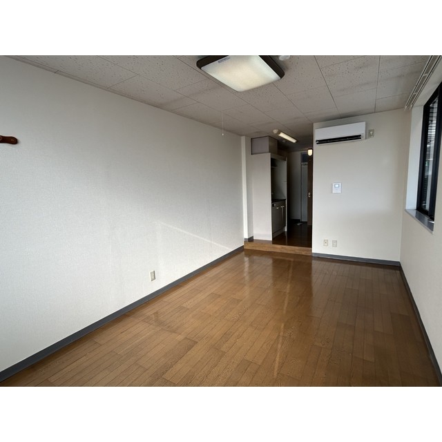 白石ビル403号室 リビング