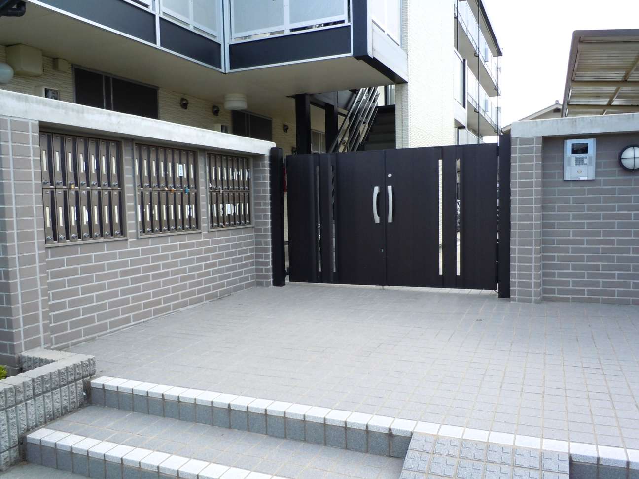 レオパレスエミールプラザ211号室 外観