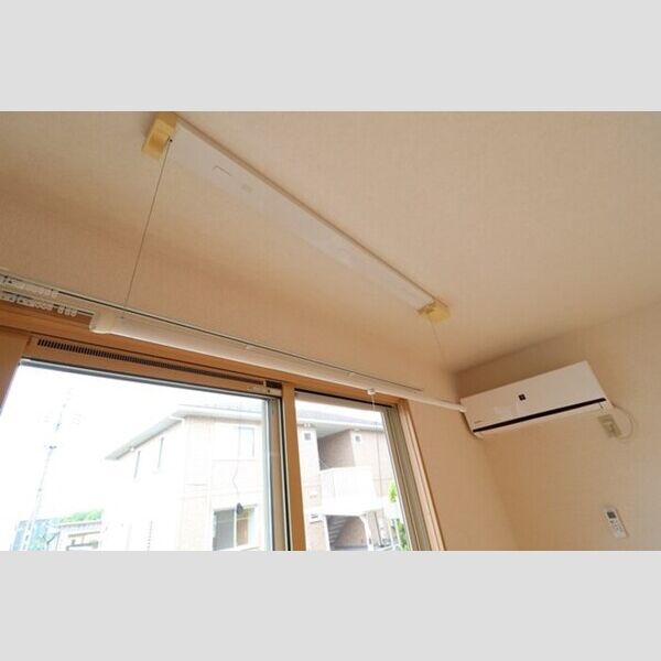 リビングタウン本庄　C102号室 室内物干し