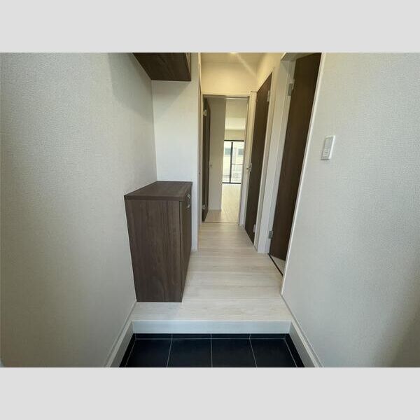 リーブルファイン足立南花畑 玄関