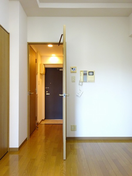 ミリオンプラザ目黒駅前304号室 リビング