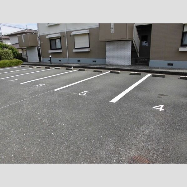 ウェルセッジ請西　Ⅱ201号室 駐車場