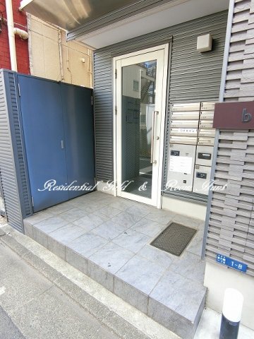 ｂ’ＣＡＳＡ　Ｋａｍａｔａ302号室 エントランス