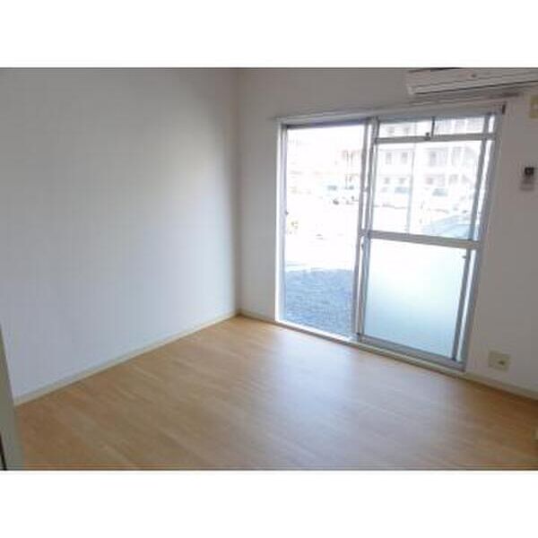 エステートピア原4 リビング