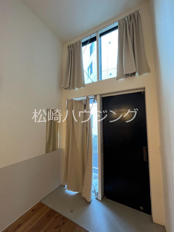 SMI RE STAY TOKYO B 玄関