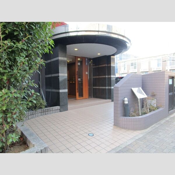 アルファークレスト エントランス