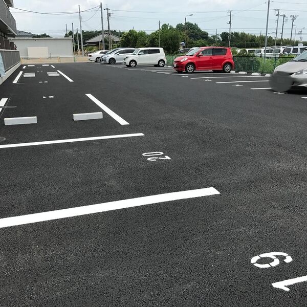 WARABI205号室 駐車場