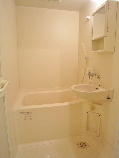 リヴェール湘南1002号室 バストイレ別