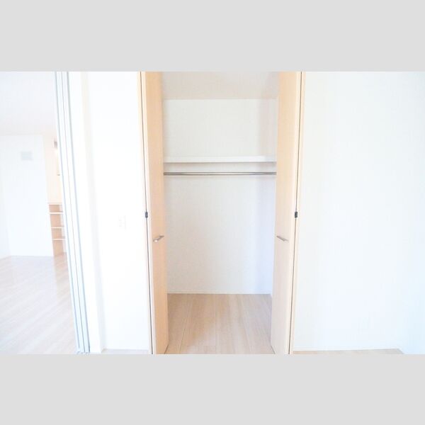 アレーズK クローゼット(洋室6帖)