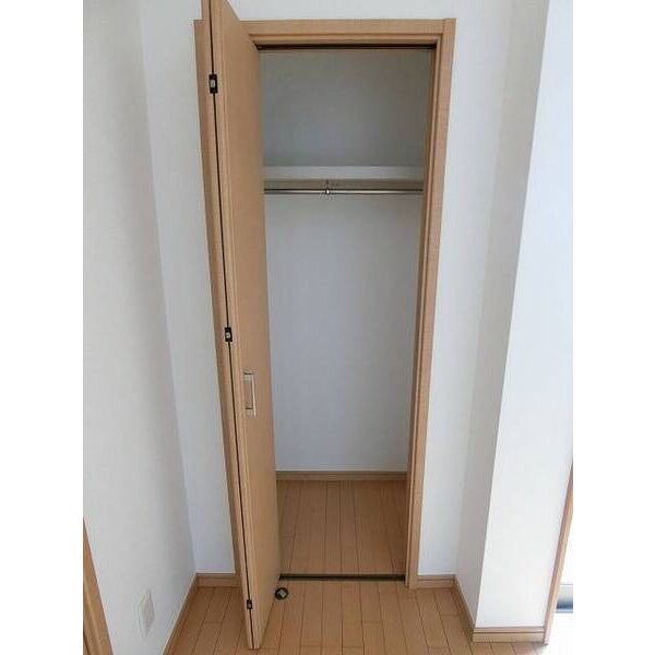 due　ENIKES 収納