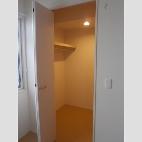 ラ・ゼルコバ101号室 収納