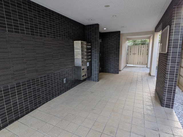 ブロッサムテラス滝野川502号室 エントランス