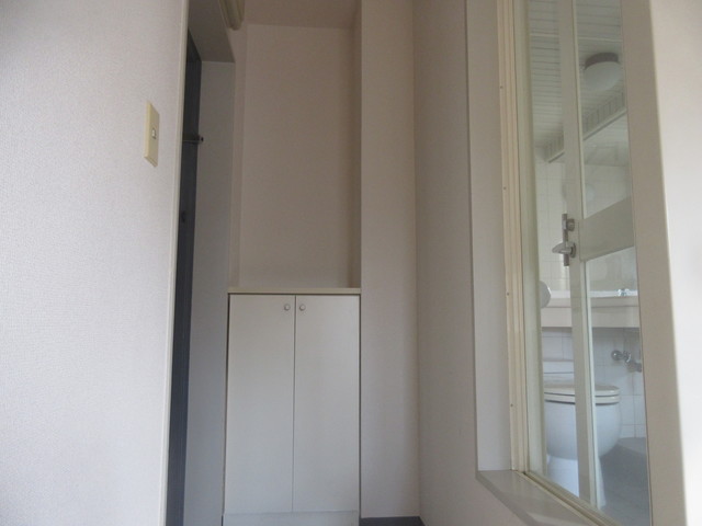 ラ・クレッツ門前仲町0301号室 玄関