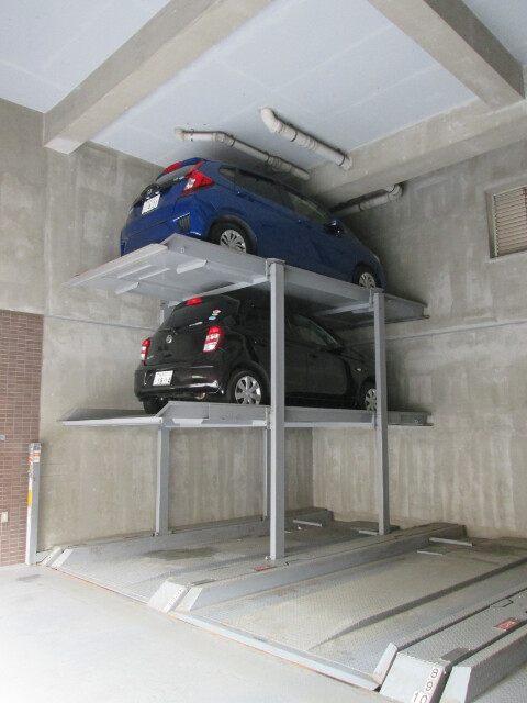 クレストコーポ3階 駐車場