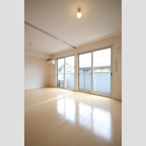 ユウ・デルニエ 202洋室