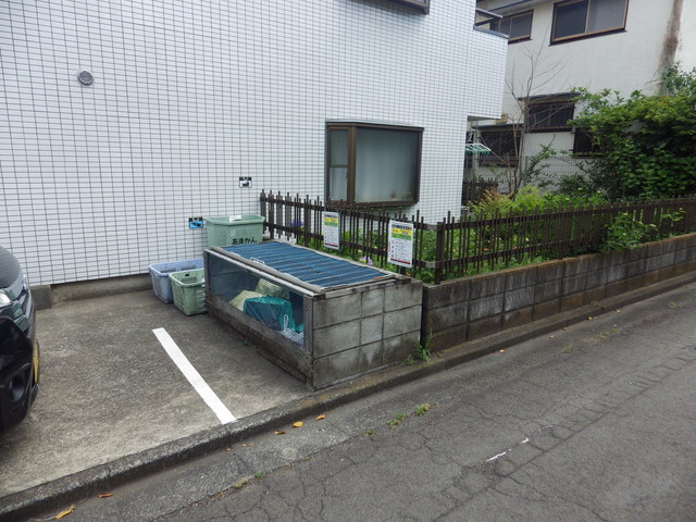 ストーク羽衣0207号室 ゴミ置き場