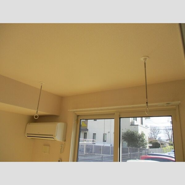 フェリオ・ヴィアーレ103号室 室内物干し