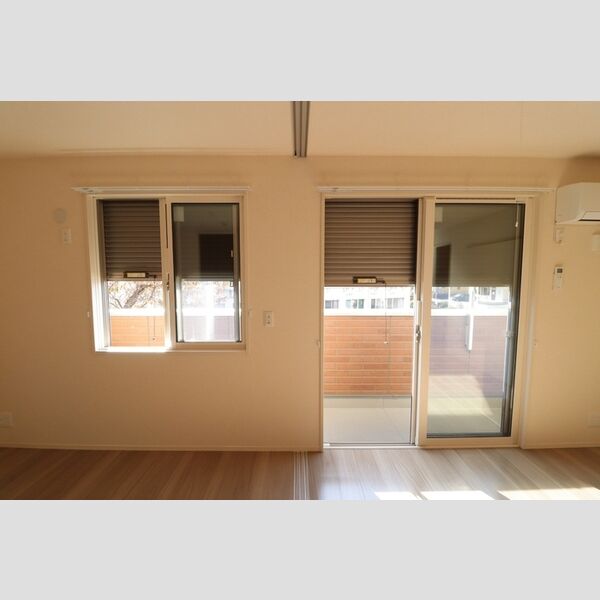 ブラウンヒルズ シャッター