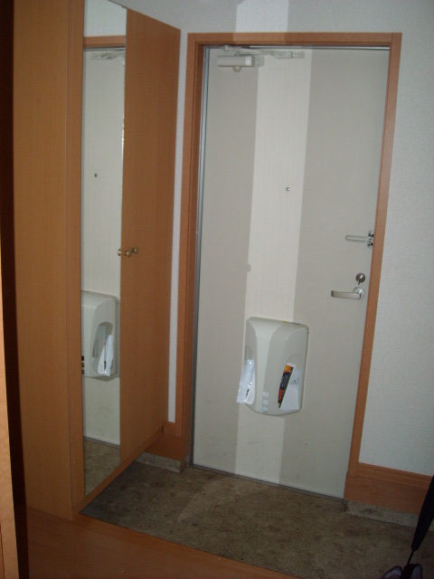 ヴァンテージ新高円寺 玄関