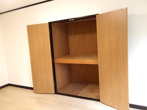 メゾンフラワー1階 洋室約７．３畳クロゼット　※2025年9月撮影