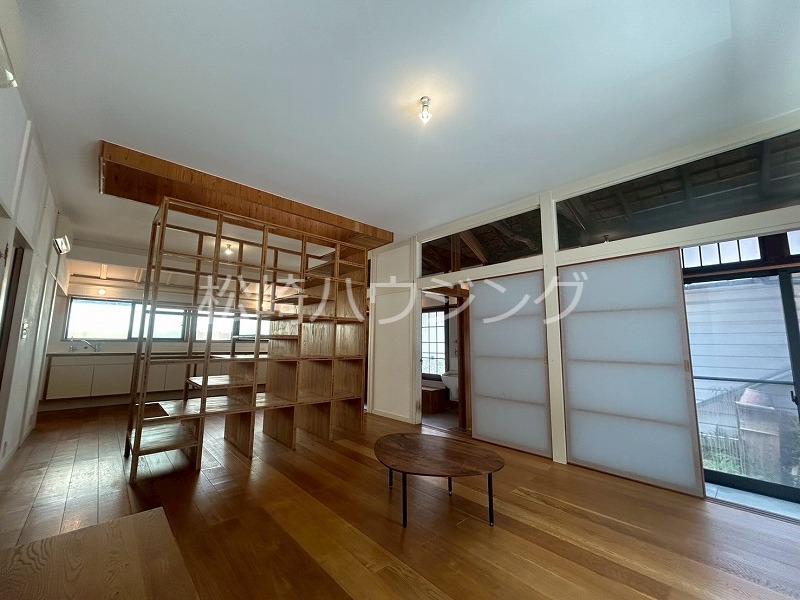 中野区上高田3丁目貸家 リビング