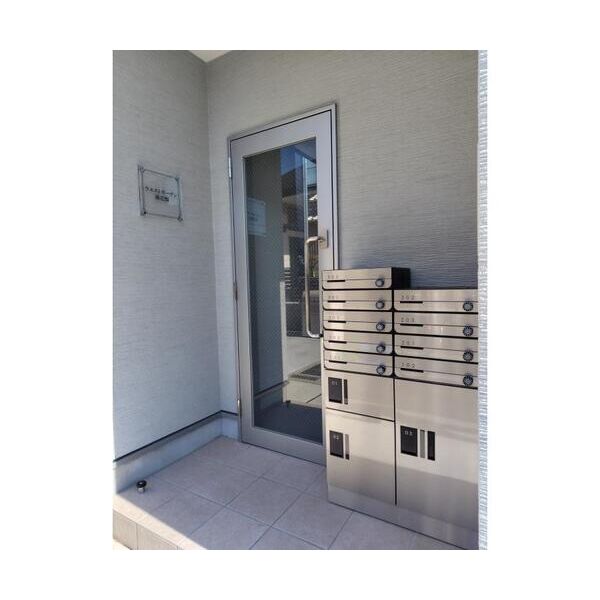 ウエストガーデン南花畑102号室 エントランス