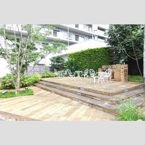 ロイヤルパークス若葉台1006号室 BBQコーナー