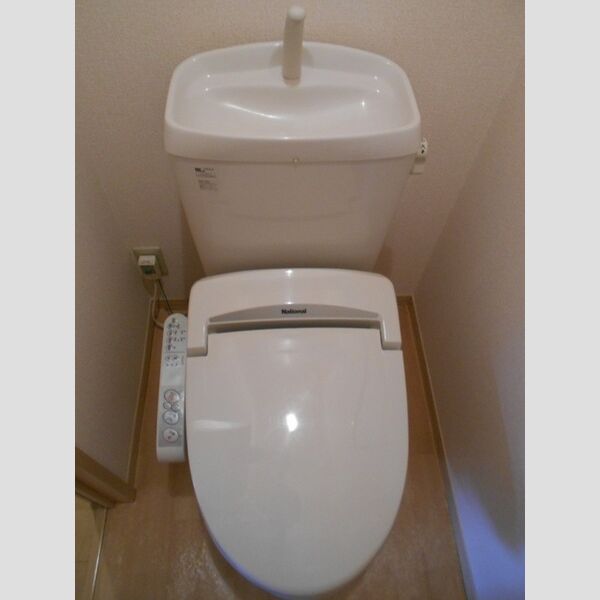 ヴェリタ サクラーレ203号室 トイレ