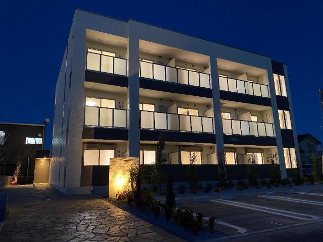 メルヴェーユ 外観写真（夜）