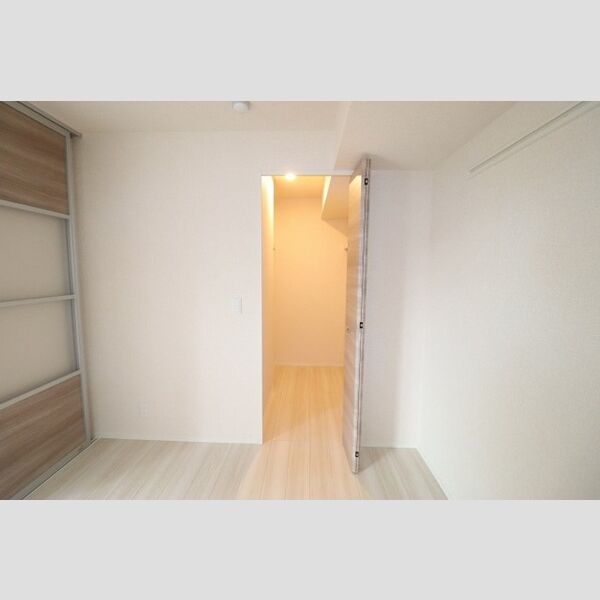 アベニール ウォークインクローゼット