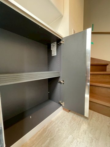 FAIR上井草301号室 玄関