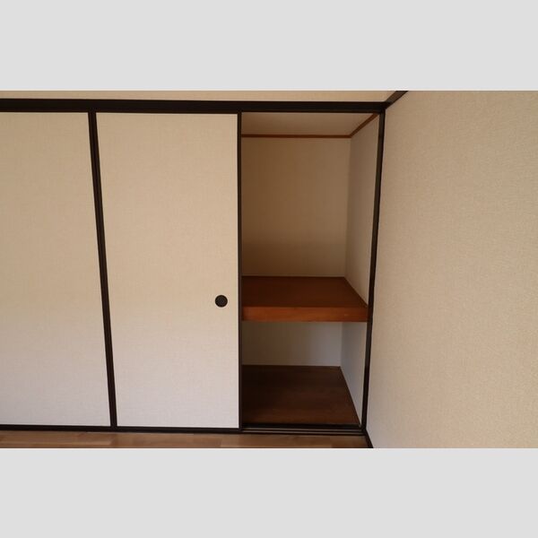 メゾンドゥ・ボヌール101号室 収納