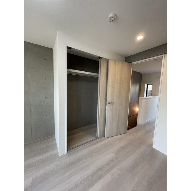 ソルフィー金町202号室 3階洋室5.6帖のクローゼットです