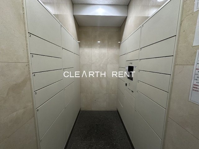 パレステュディオ新宿パークサイド10階 24時間対応の宅配ロッカー設置で設備充実！