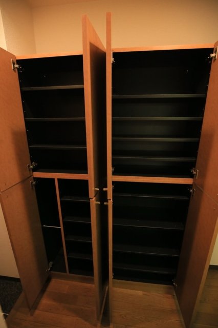 フェニックス北新宿エルミタージュ 靴入・収納