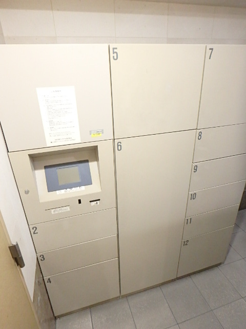 ベスト伊勢佐木長者町4階 宅配ボックス