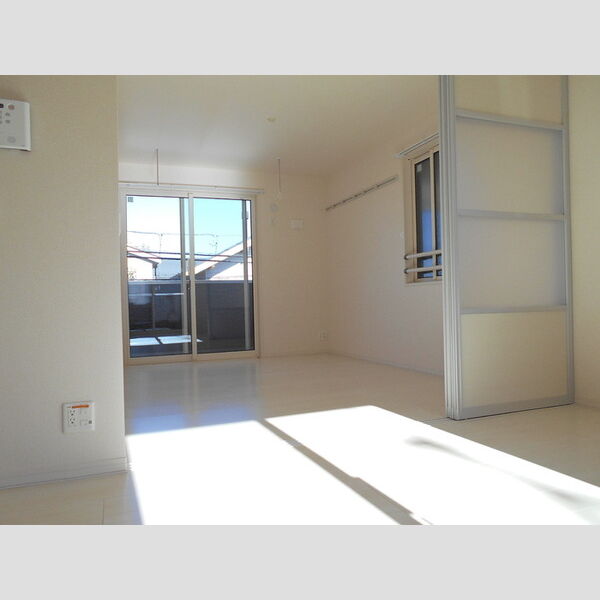 リヴェール苗201号室 LDK・洋室共に2面採光で陽当たり良好♪