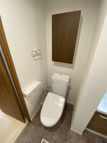 ヴィラベイルーム本厚木102号室 トイレ