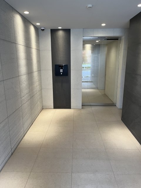 ビィ・フォルマ田園調布3階 エントランス