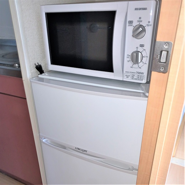 レオパレスひなた208号室 電子レンジ・冷蔵庫