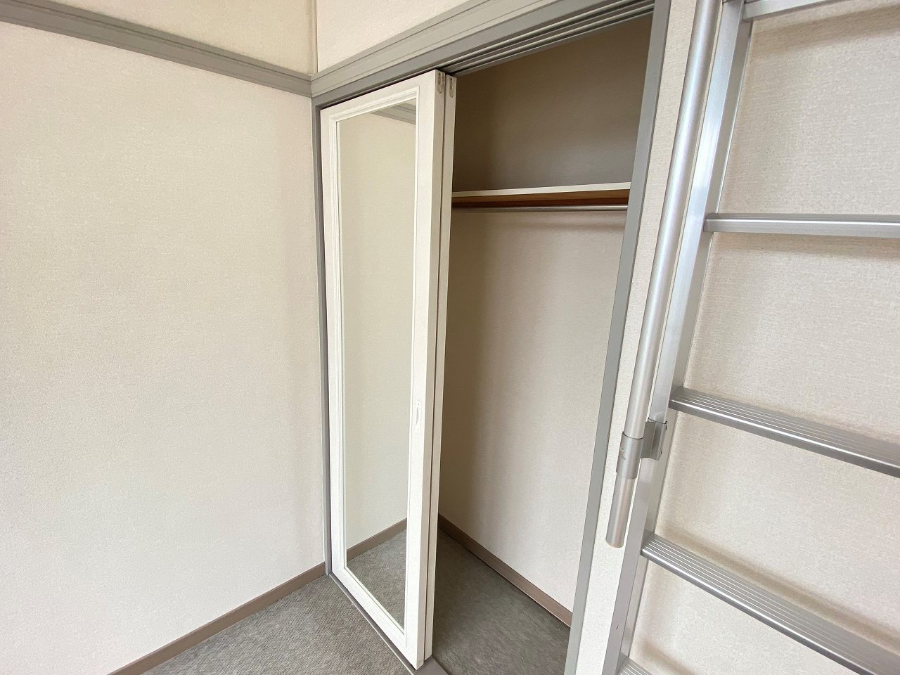 レオパレスねむの木 内観