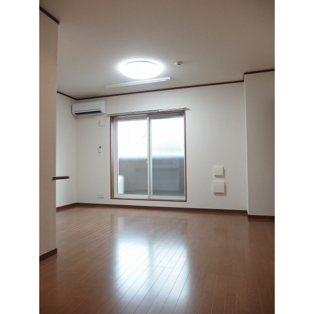 アムール ネージュ 弐番館 リビング