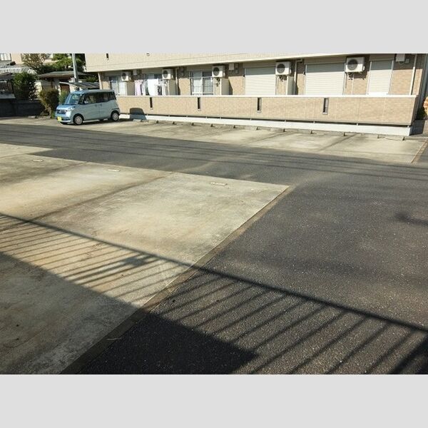 グランステラ 駐車場